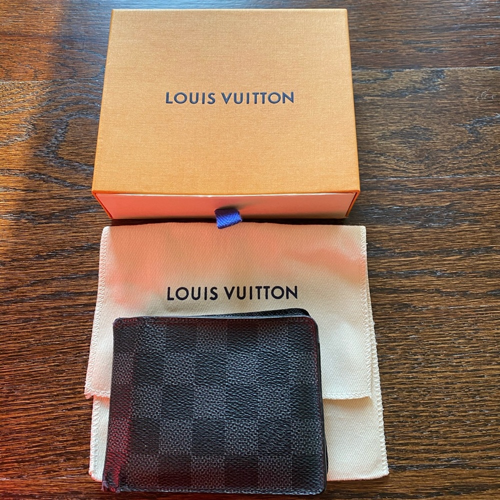 Louis Vuitton Men’s Slender Wallet